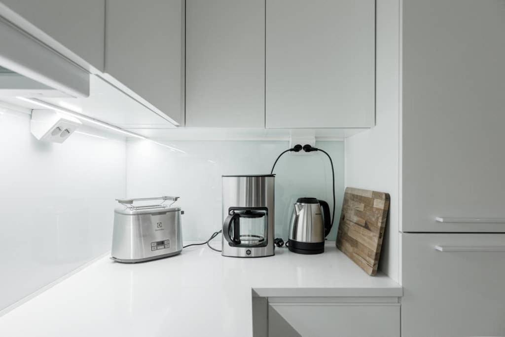 Sleek And Spacious 3 Bedroom Apartment In City Centre Helsinki Bagian luar foto